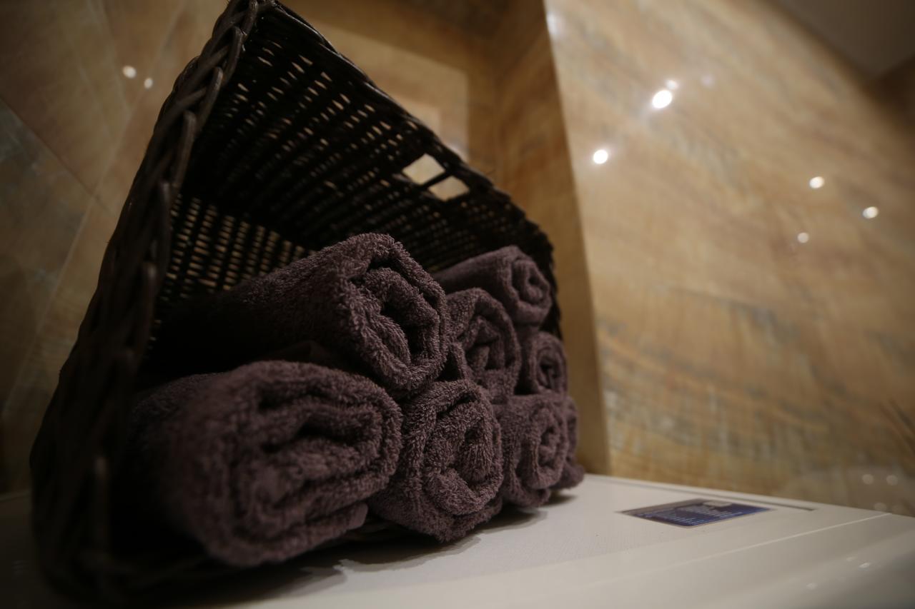 Franco Luxury Appartement Lviv Buitenkant foto