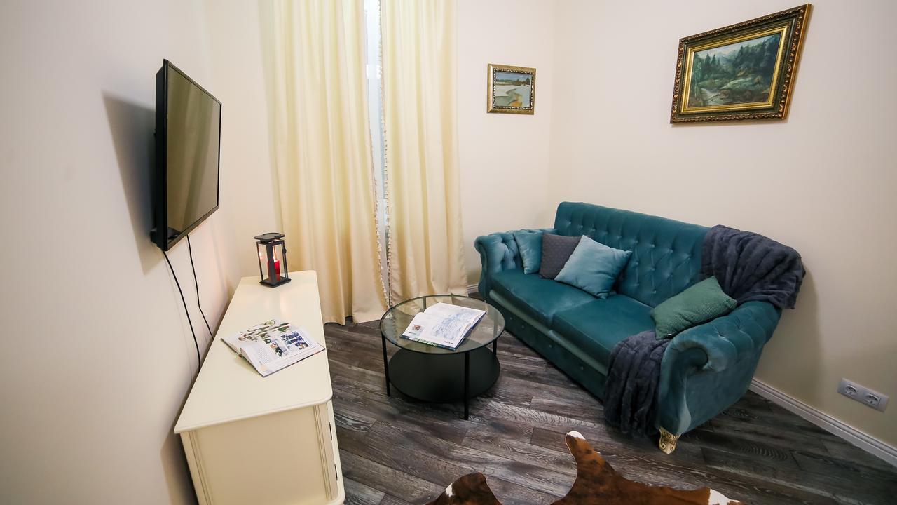 Franco Luxury Appartement Lviv Buitenkant foto