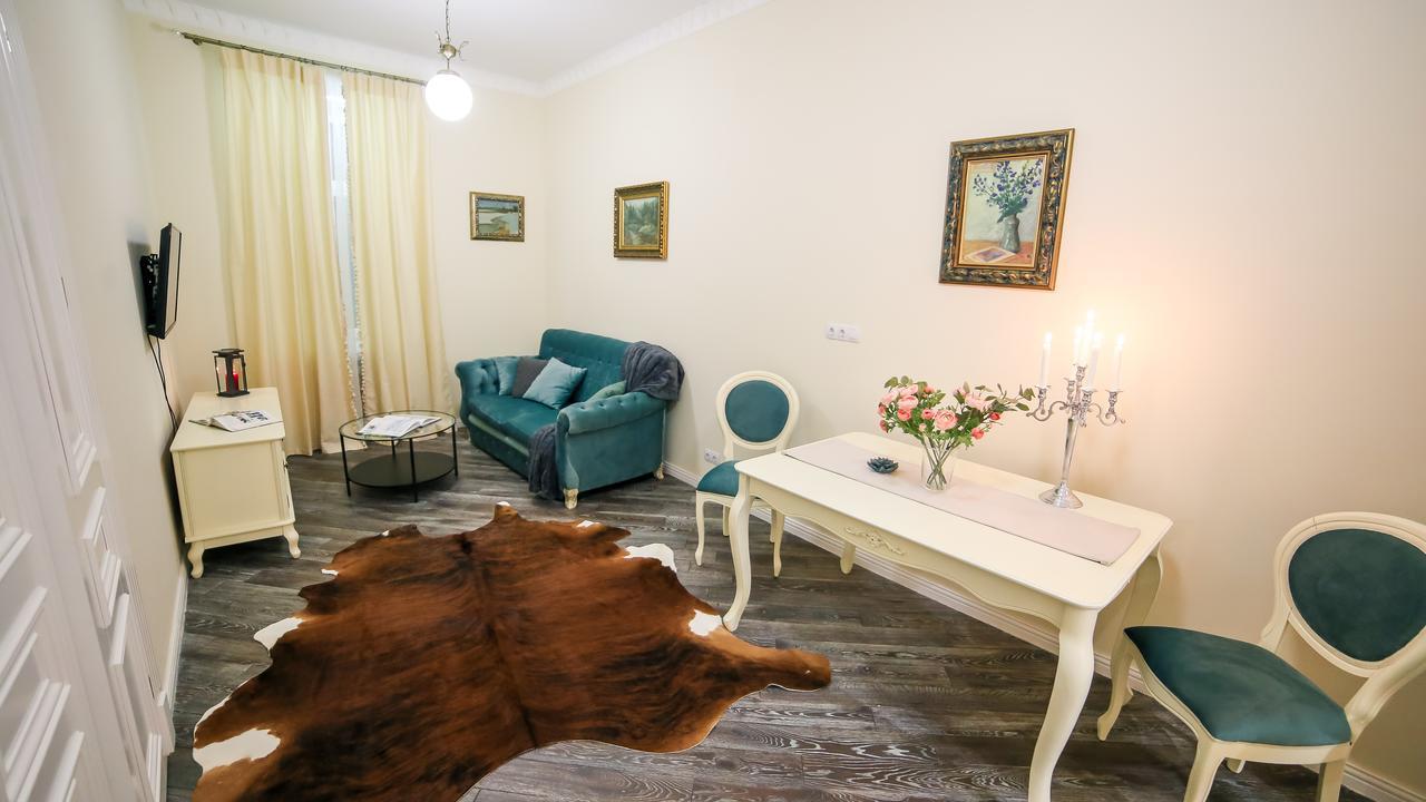 Franco Luxury Appartement Lviv Buitenkant foto