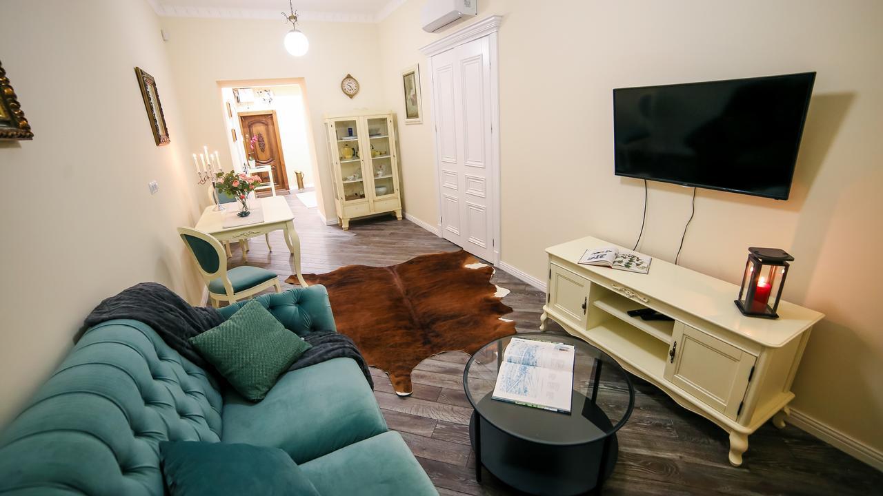 Franco Luxury Appartement Lviv Buitenkant foto