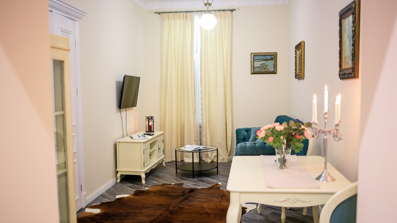 Franco Luxury Appartement Lviv Buitenkant foto