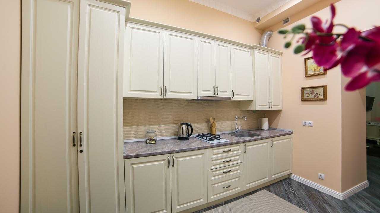 Franco Luxury Appartement Lviv Buitenkant foto